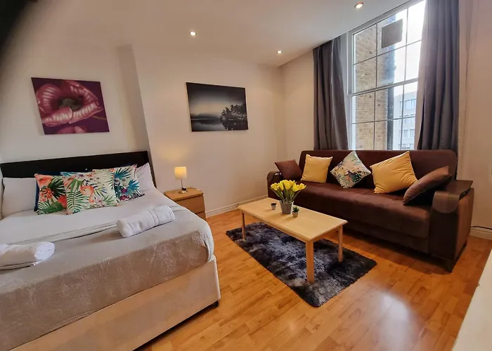Gorgeous Studio Near Paddington Fits 3