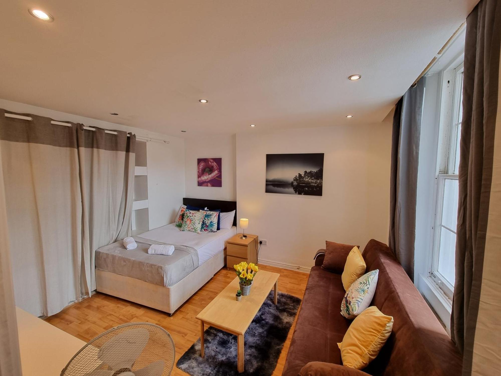 Gorgeous Near Paddington Fits 3 *