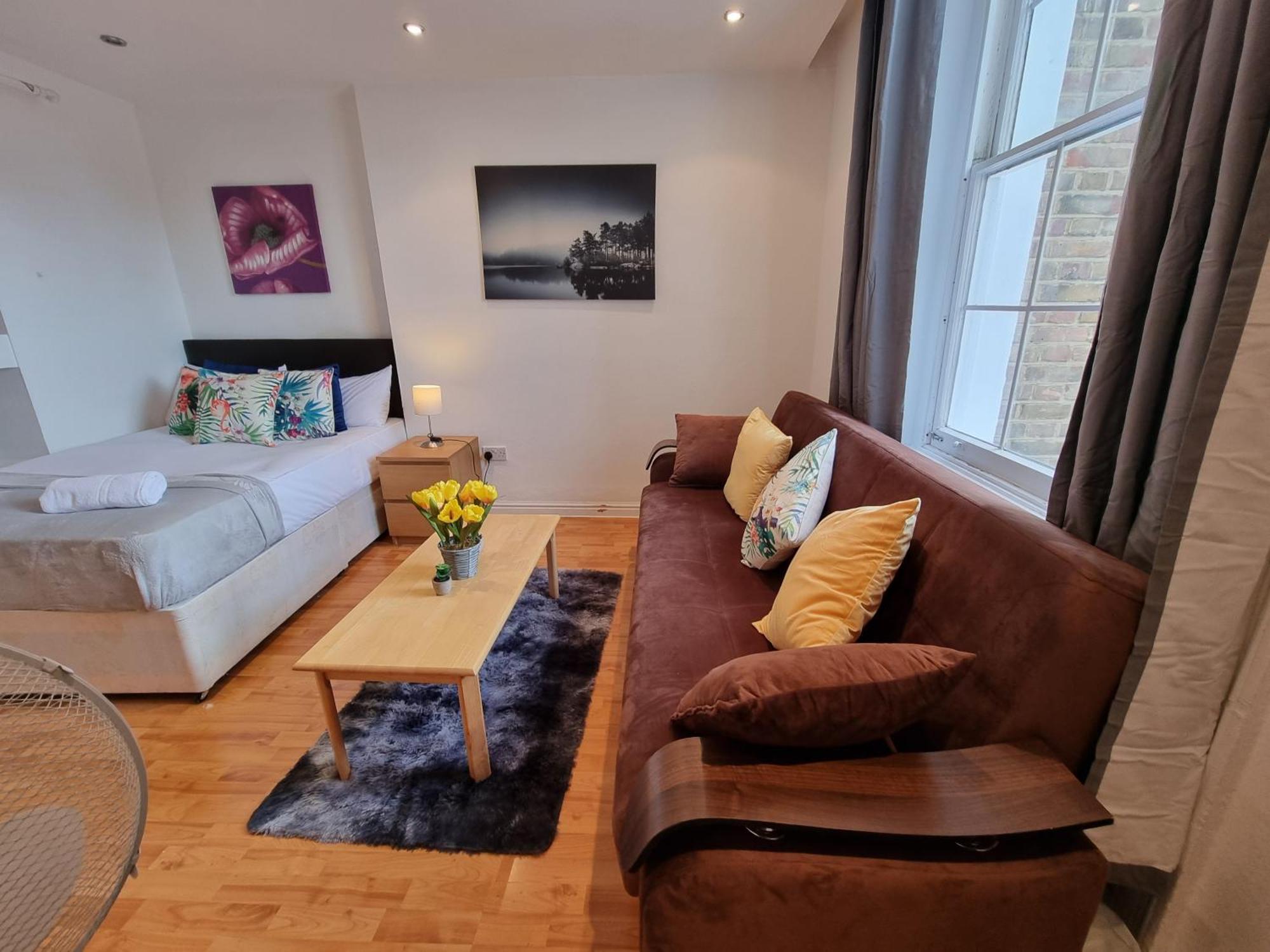 Gorgeous Near Paddington Fits 3 *
